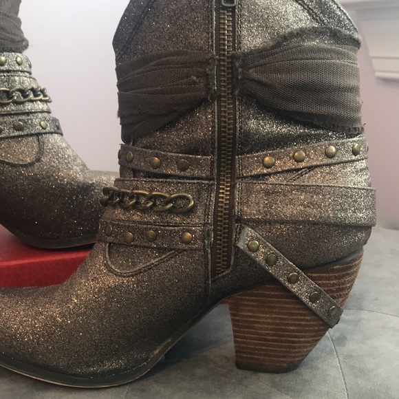 Not Rated 'Glitzy Trio' Ankle Boot. - Picture 11 of 11